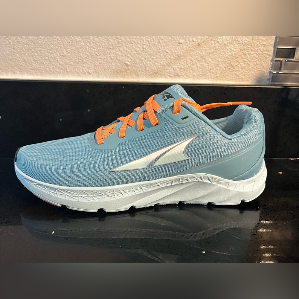 Altra light blue W Rivera